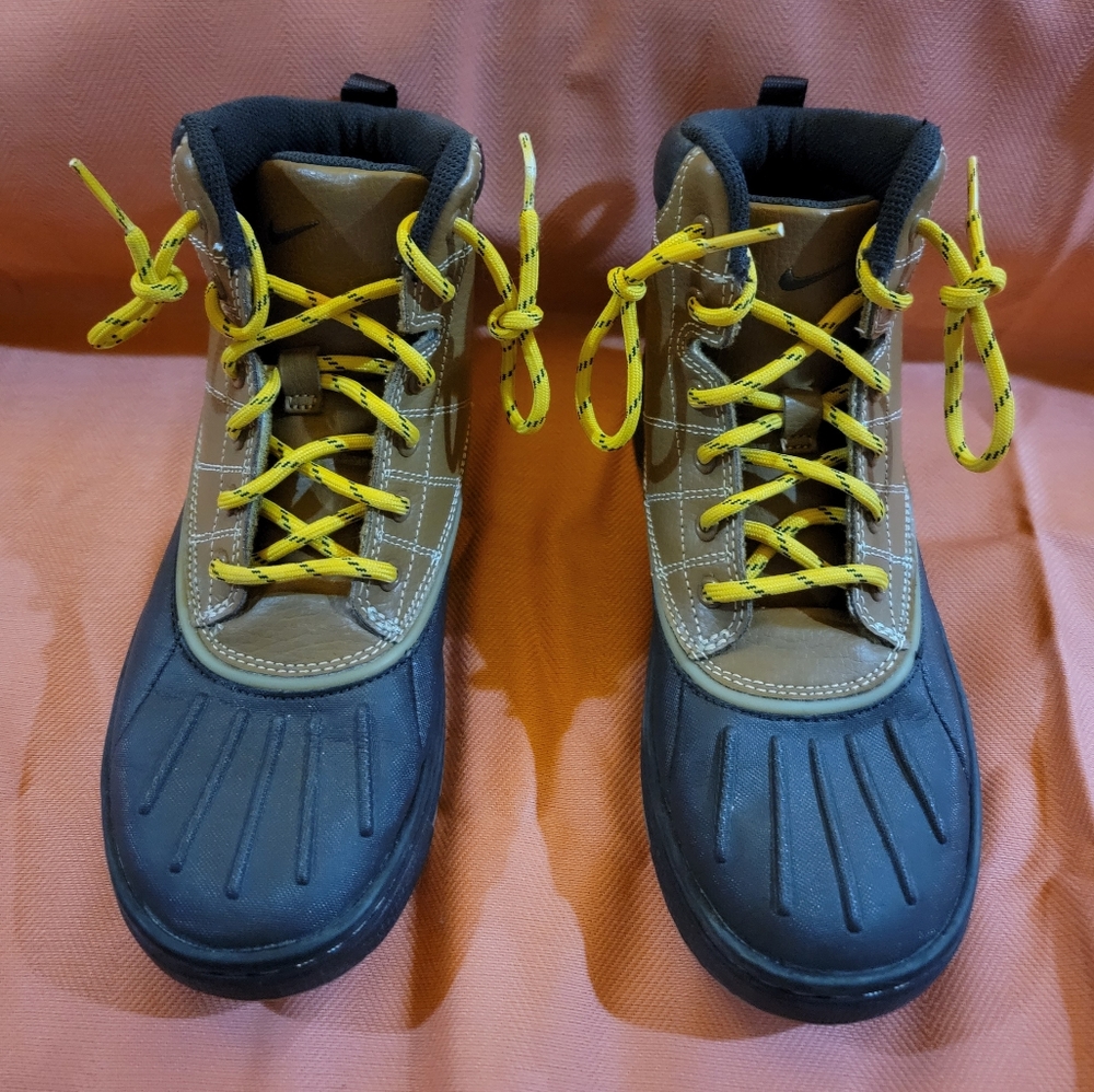 Nike ACG Woodside Boots 3y Brown Youth Unisex 415079-200 like new worn 1x inside - Picture 2 of 11